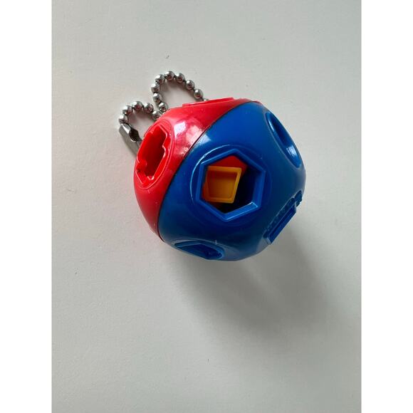 Vintage Tupperware Shape-O Ball keychain - Picture 5 of 7